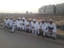 Recitation of Yaa Seen in Jannat ul Baqee'